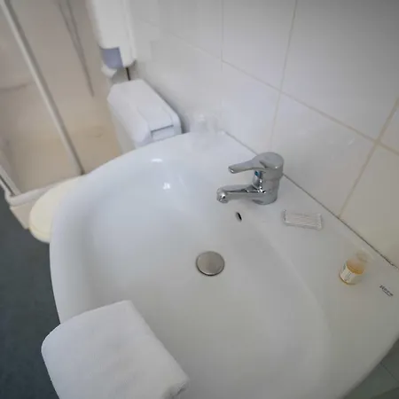 Aquitaine Hotel 2*