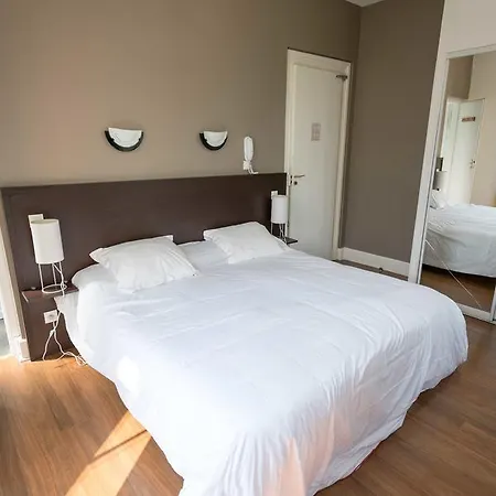 Aquitaine Hotel 2*